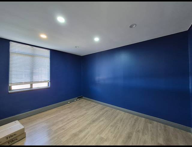 15M² OFFICE TO LET IN DUNKELD WEST